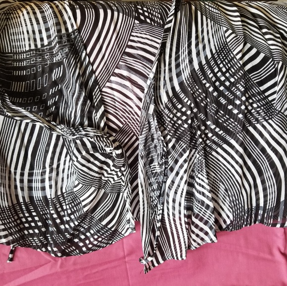 Top - Picture 3 of 4